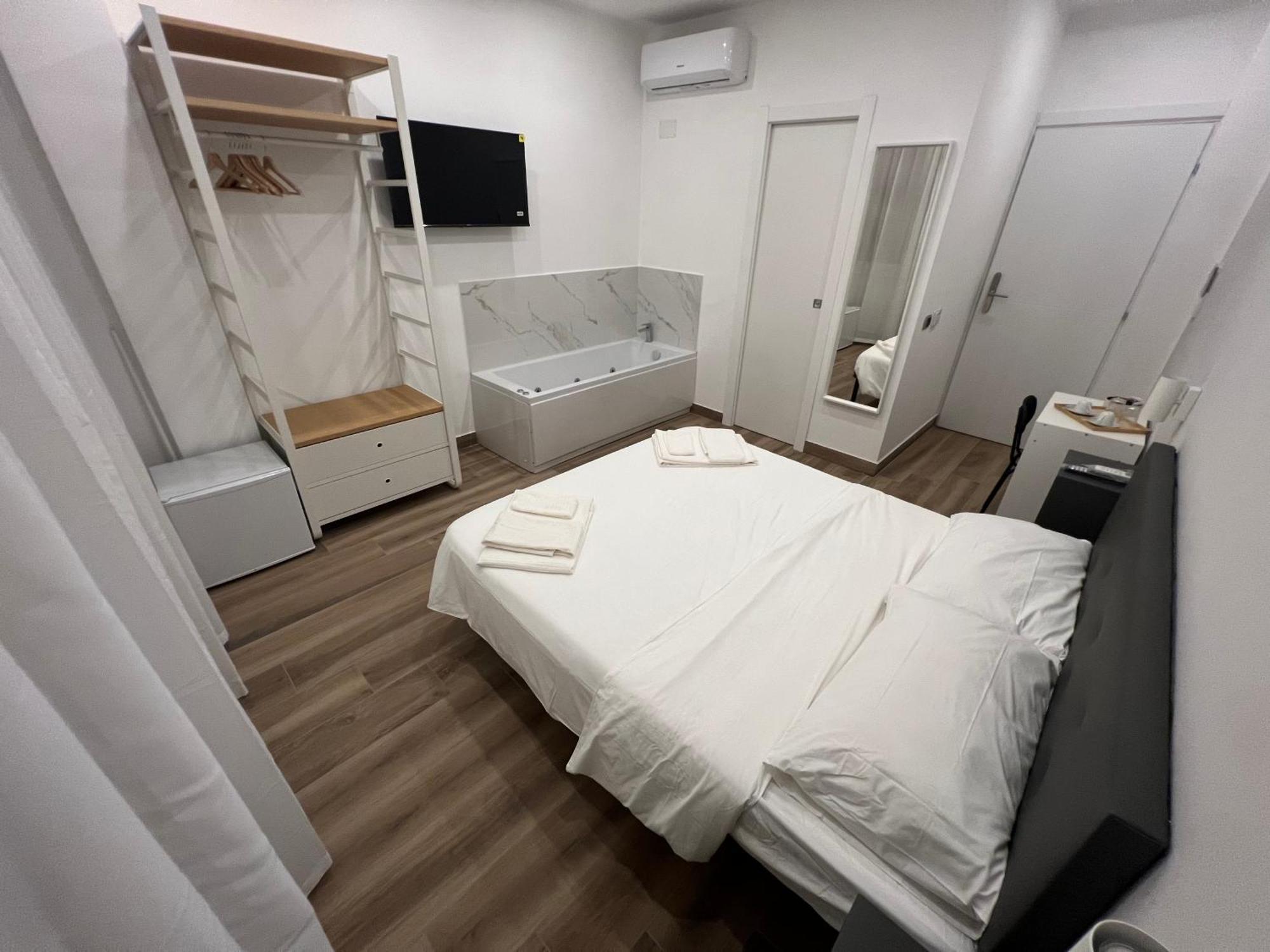 Suite 98 ローマ エクステリア 写真